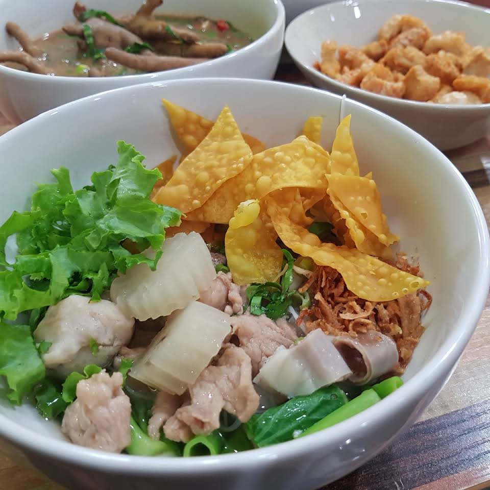 ร้าน ข้าว กะ เตี๋ยว (Khow-ka-teaw)