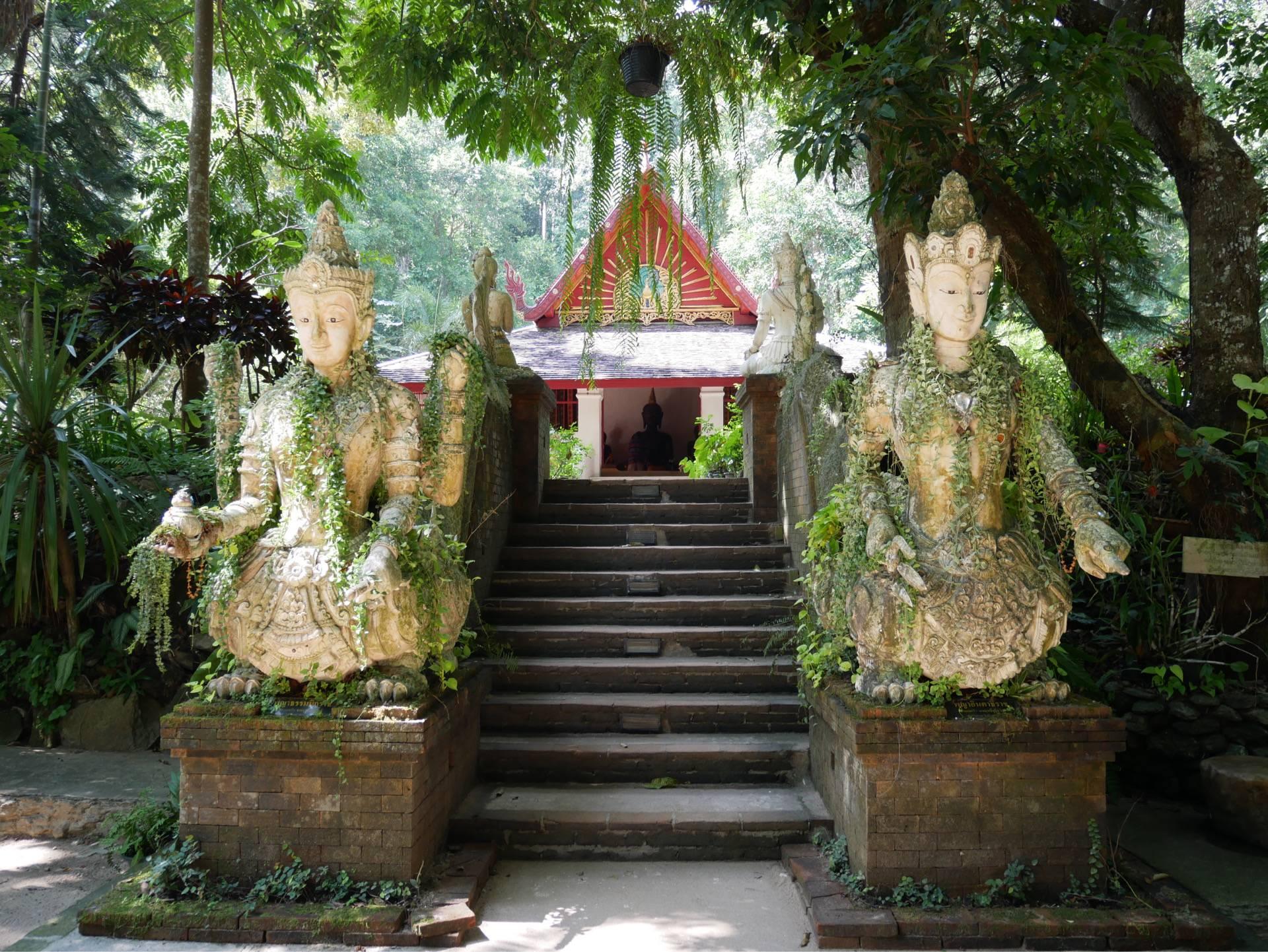 Wat Pha Lat (Sakthakami)