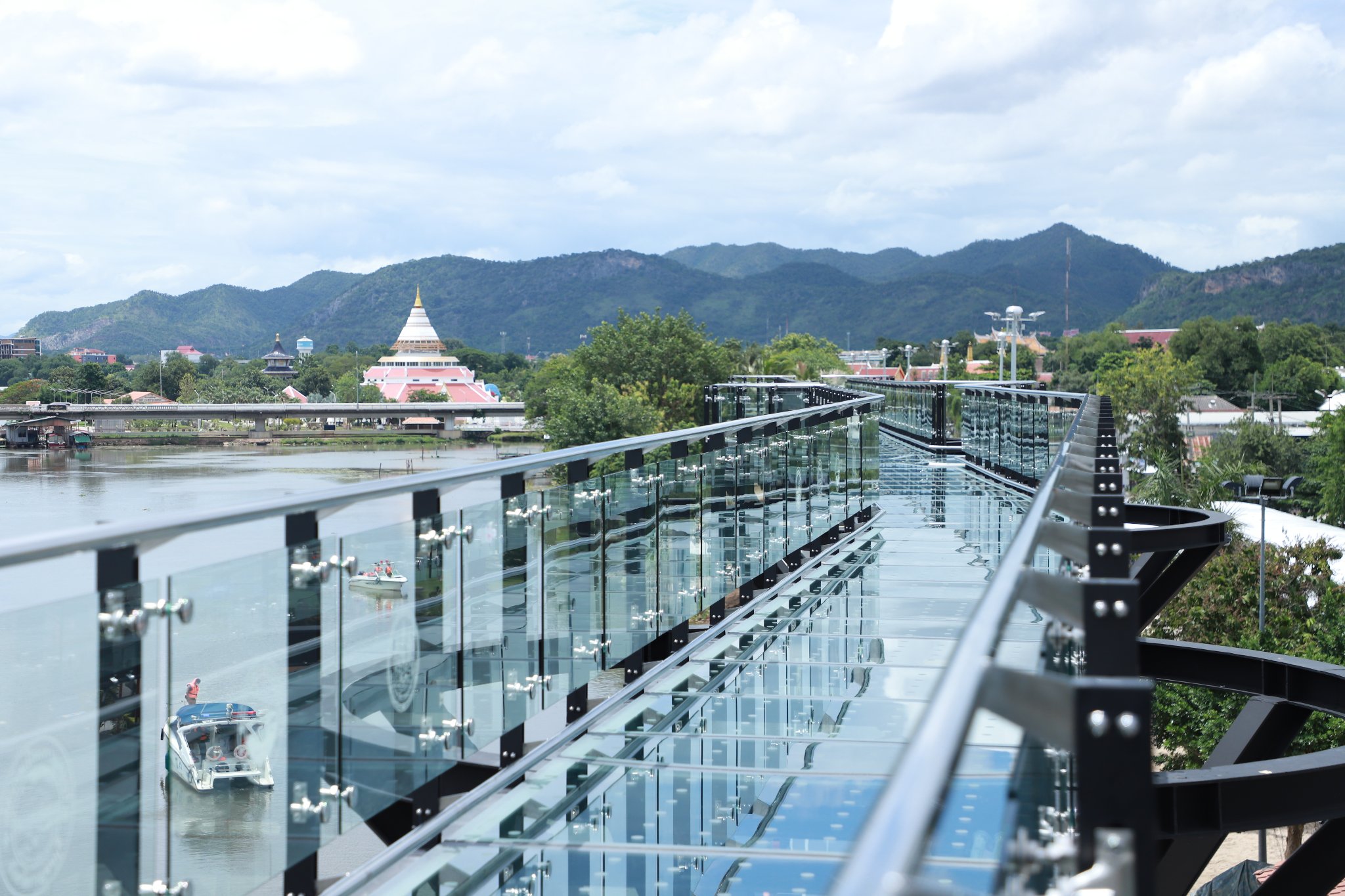 สกายวอล์ค กาญจนบุรี ใกล้ เคียงนภา คอทเทจ